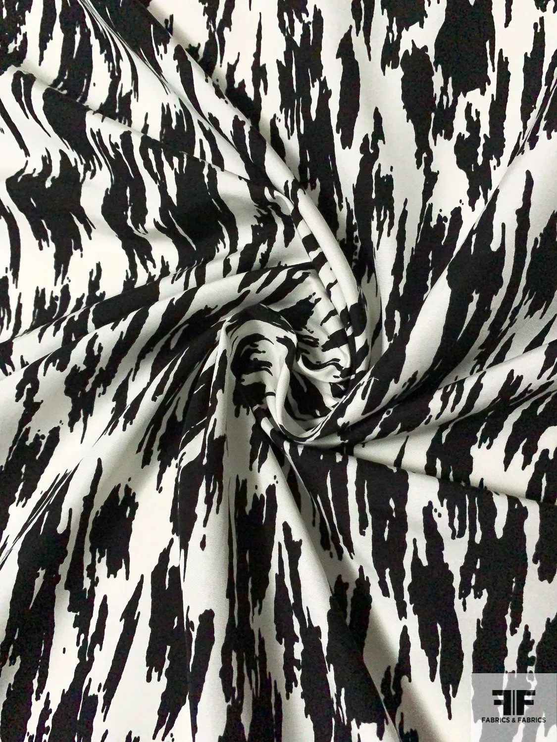Abstract Streaks Printed Cotton-Silk Faille - Black / Off-White