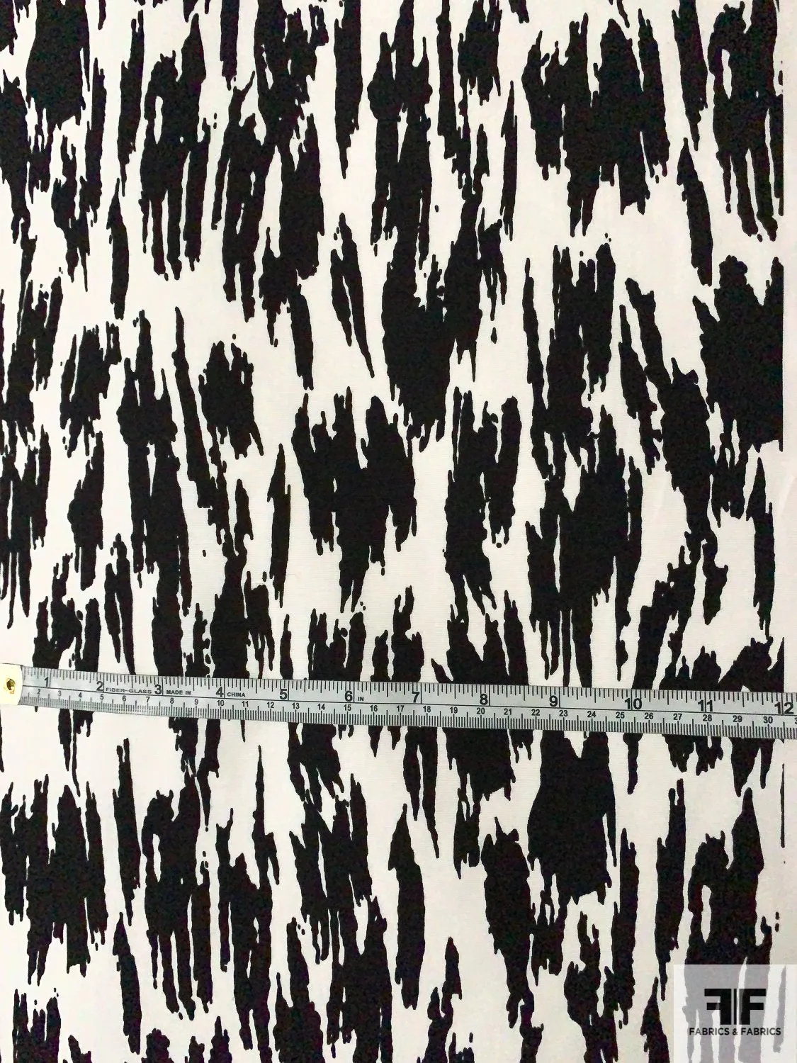 Abstract Streaks Printed Cotton-Silk Faille - Black / Off-White