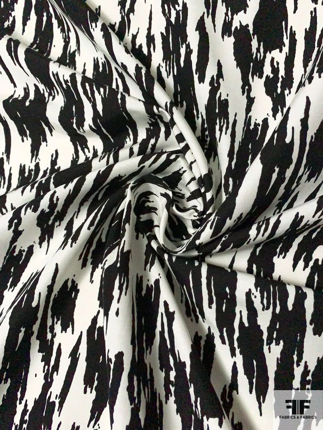 Abstract Streaks Printed Cotton-Silk Faille - Black / Off-White