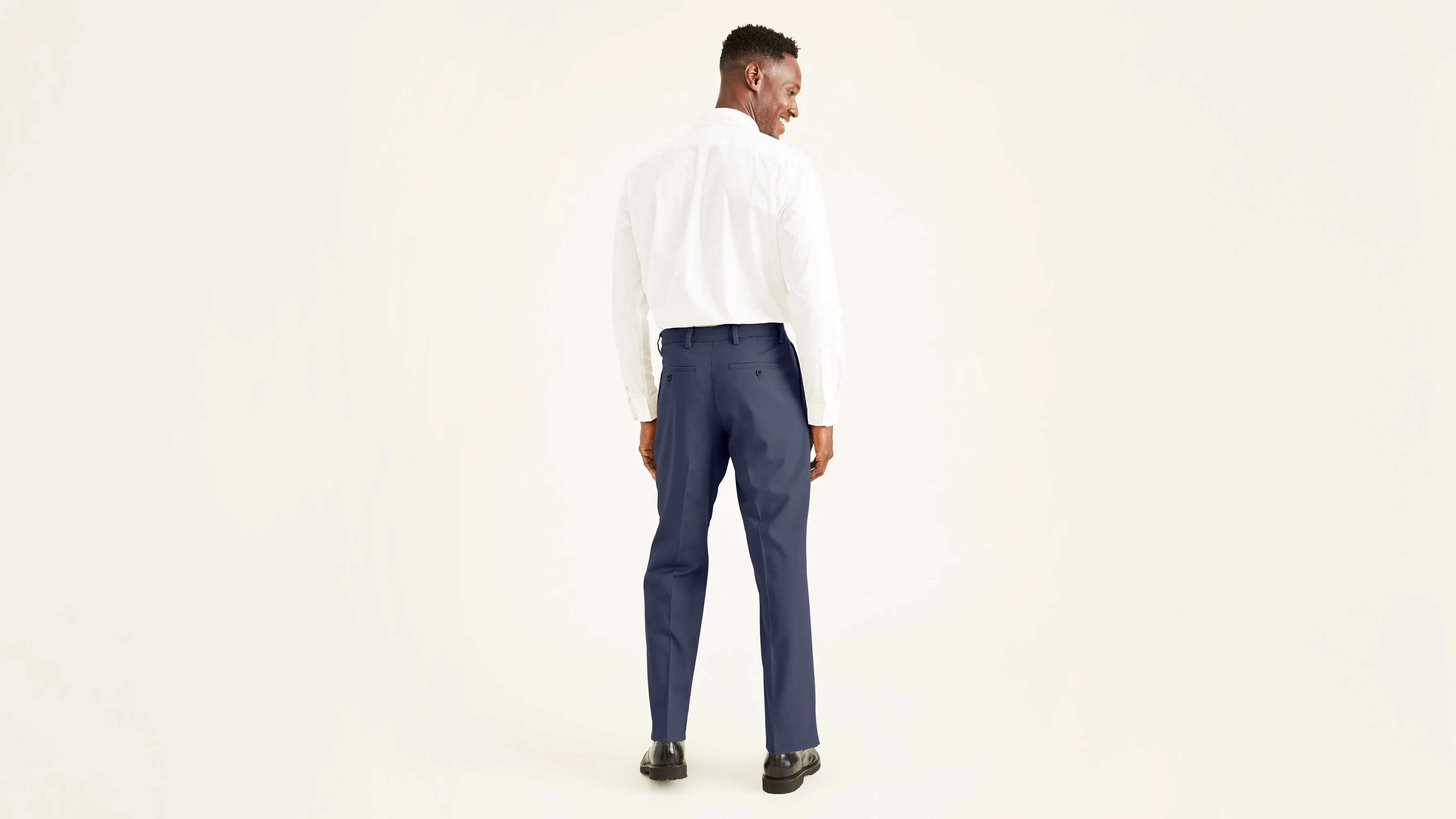 Easy Khakis, Pleated, Classic Fit
