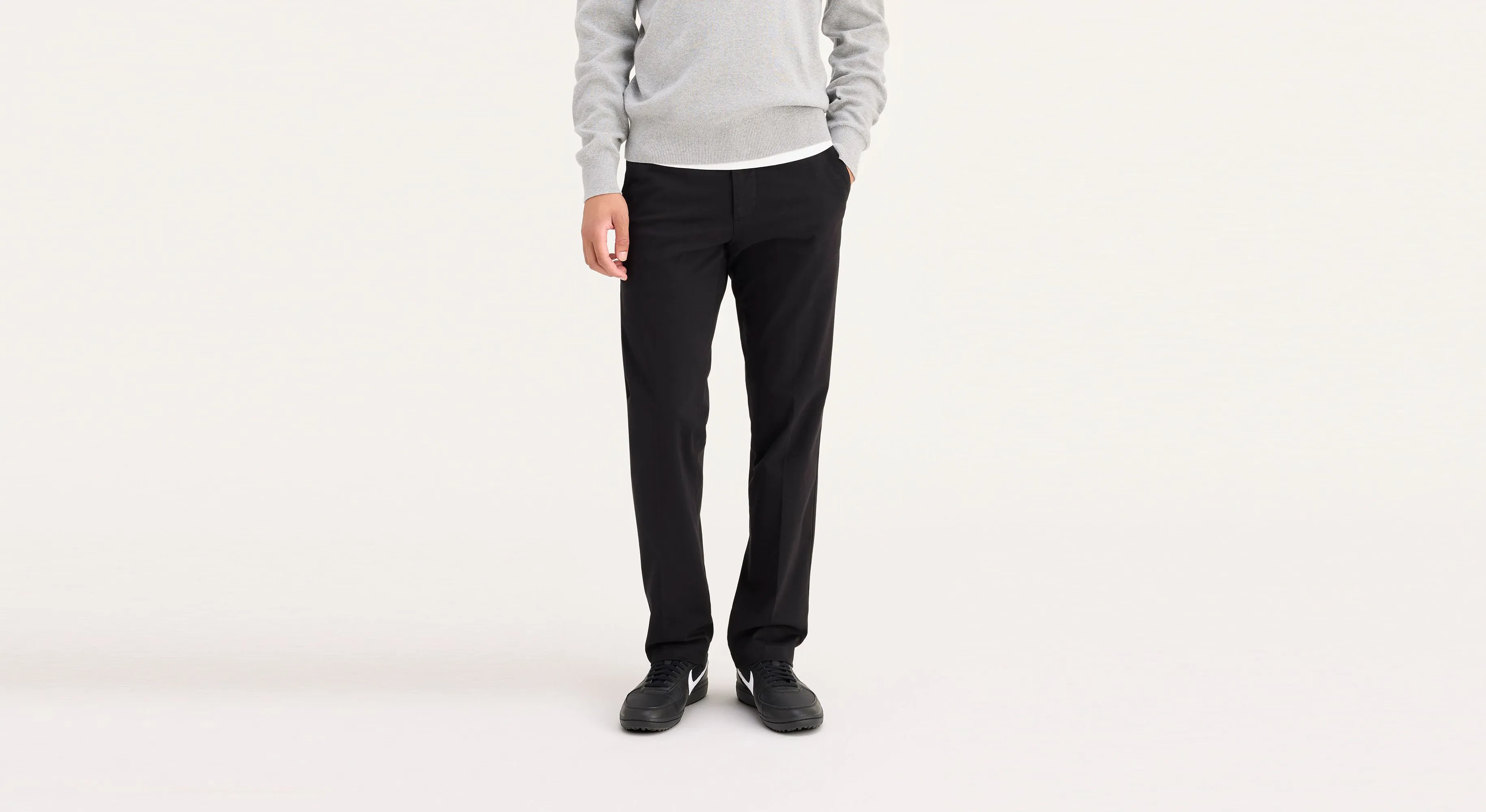 Men's Slim Fit Smart 360 Flex Workday Khaki Pants