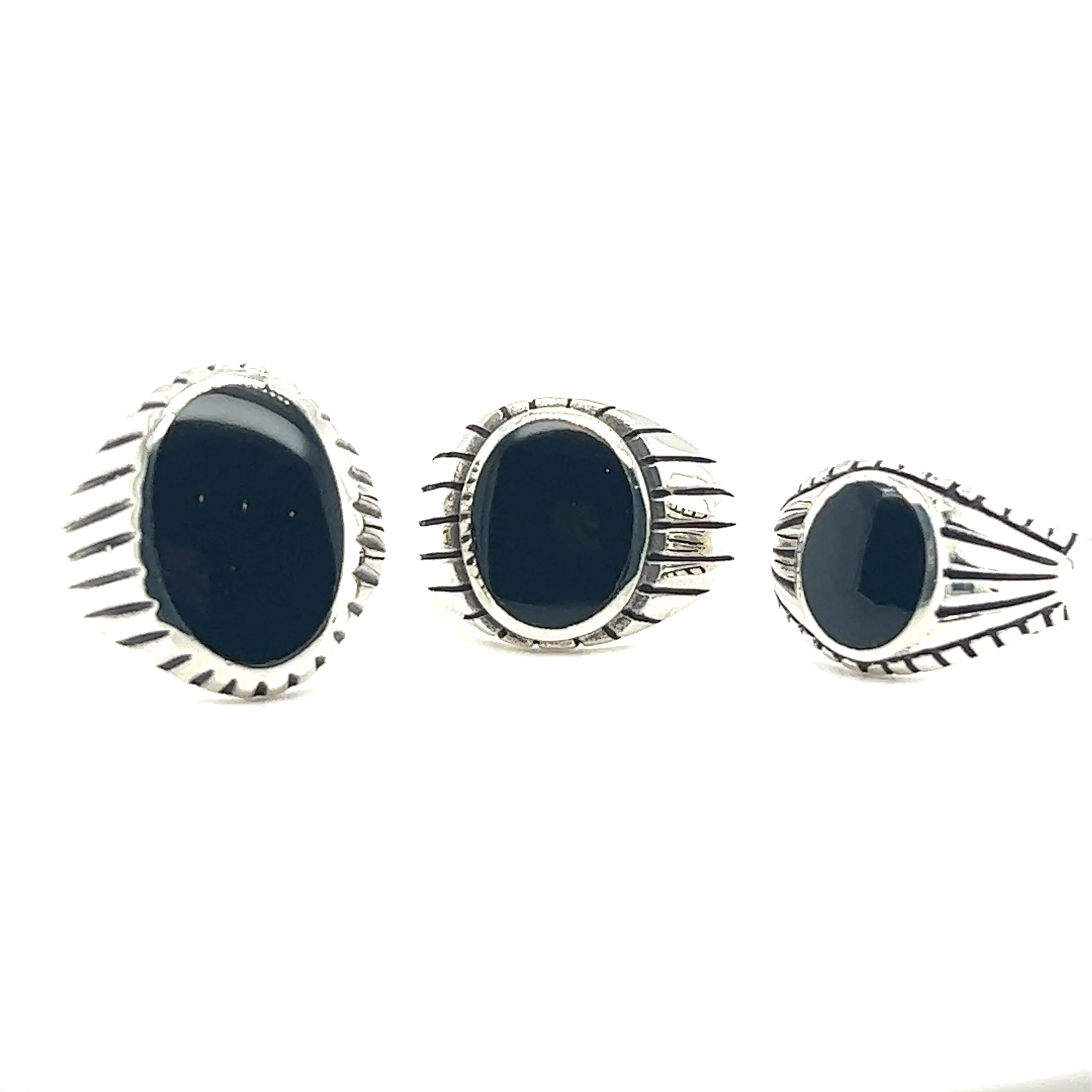Oval Onyx Ring With Fine Oxidized Scale Pattern