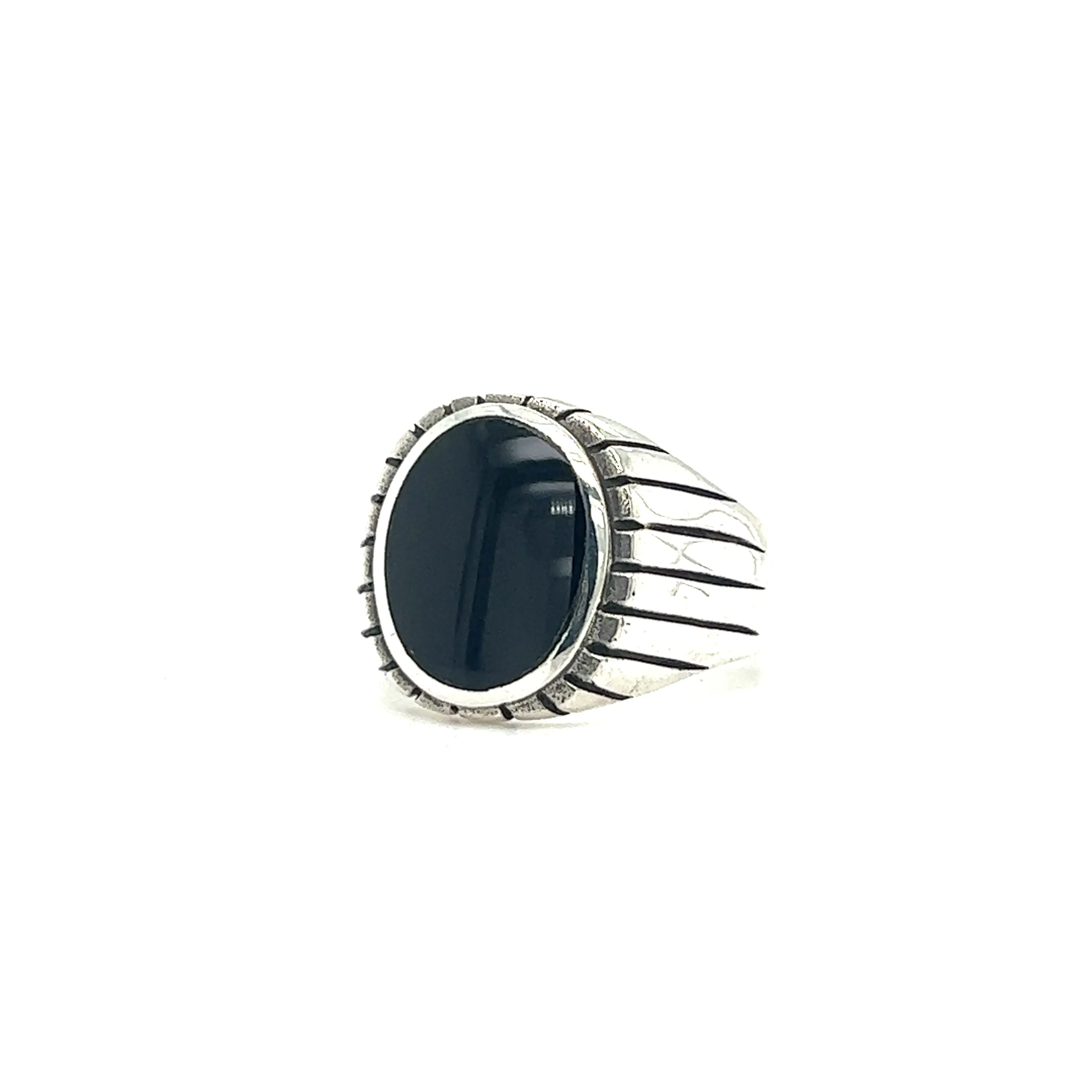 Oval Onyx Ring With Fine Oxidized Scale Pattern