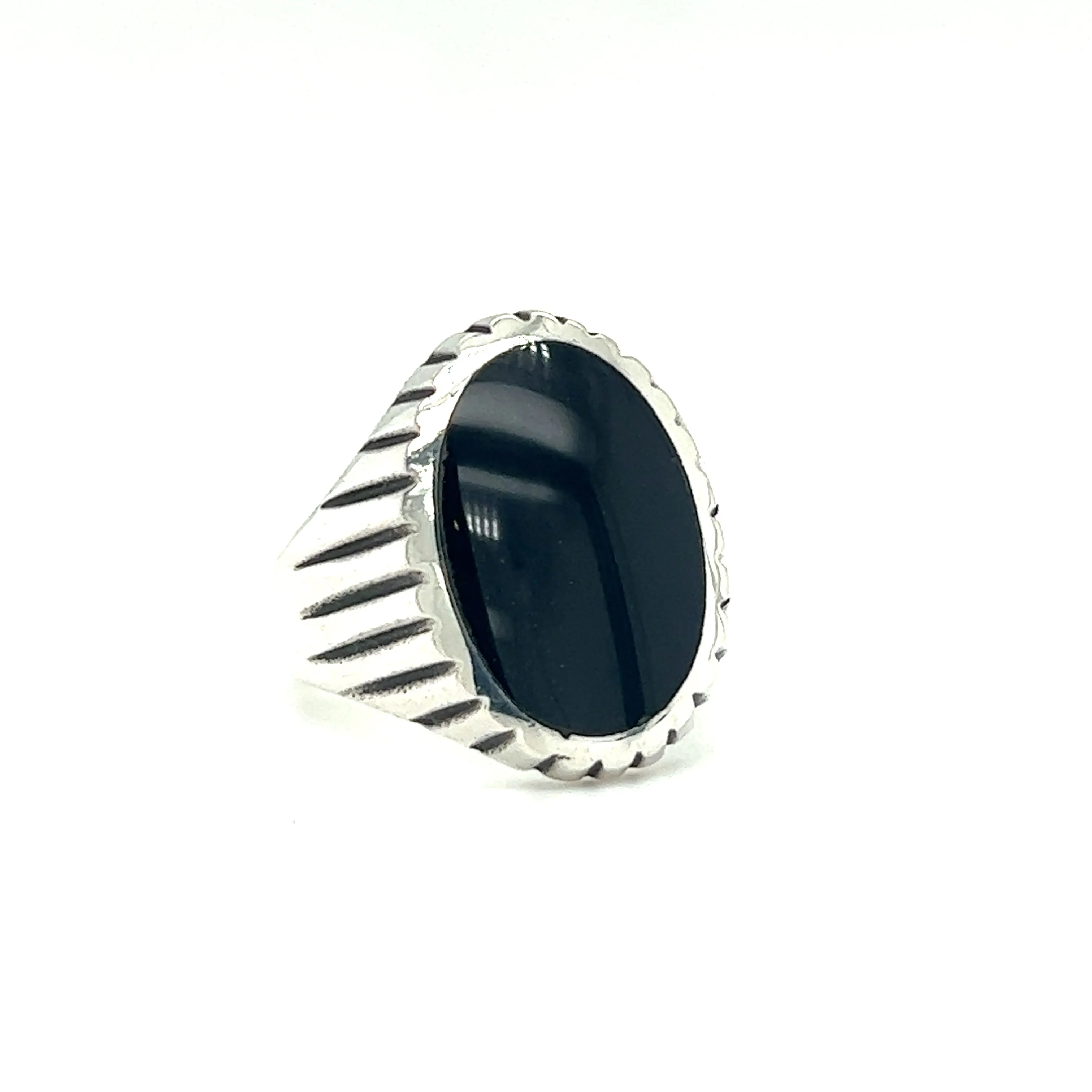 Oval Onyx Ring With Fine Oxidized Scale Pattern
