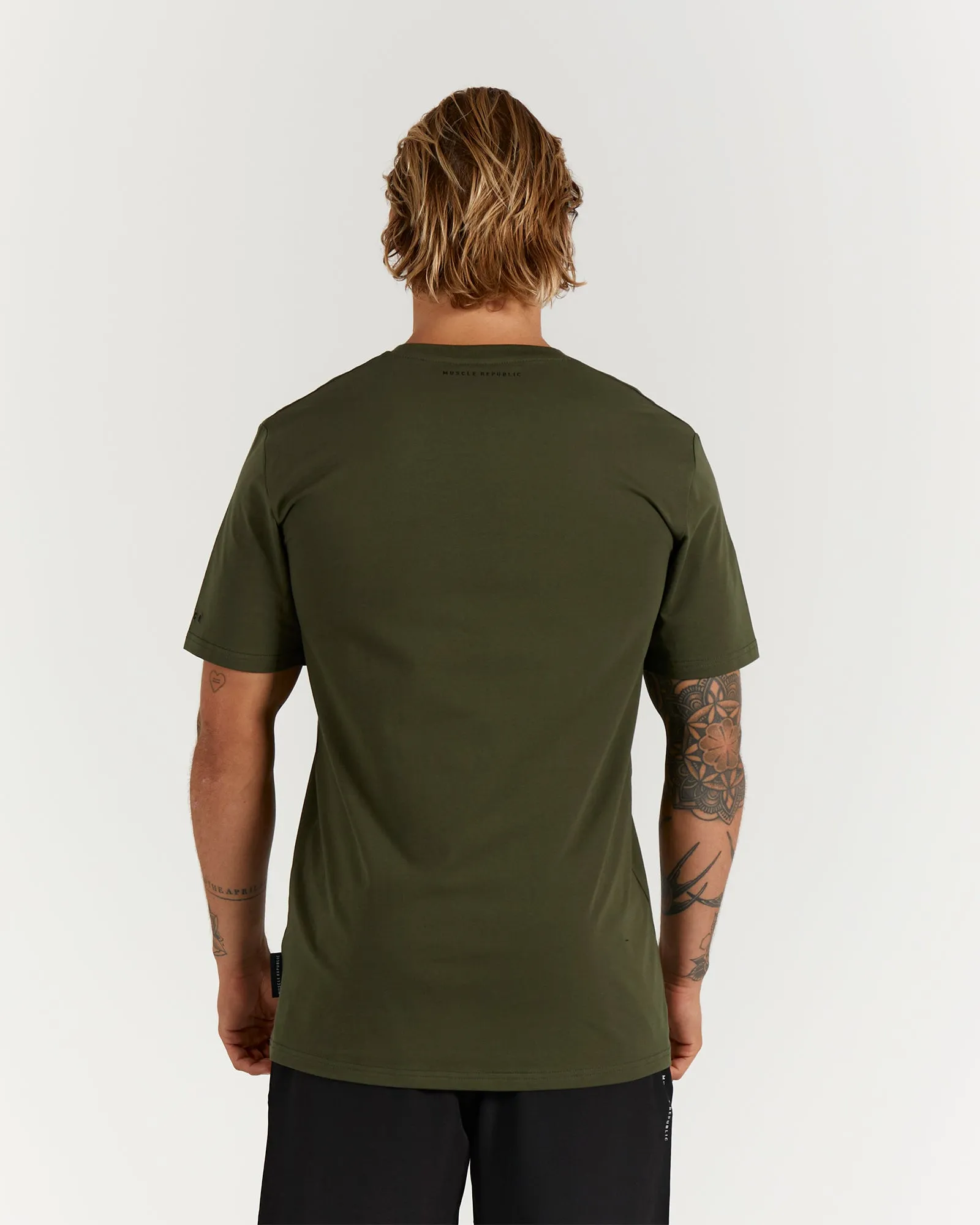 SYDNEY PITCH TEE - KHAKI GREEN