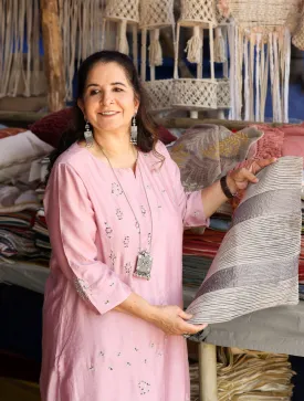 trueBrowns Pink Chanderi Embroidered Kurta